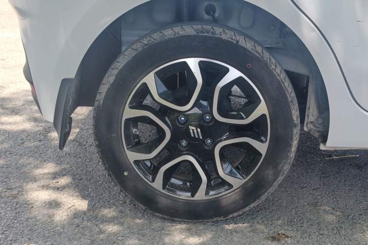 Used JMEV Ezi EV3 2023 Youth Edition 251KM Comfort Model Right Rear Wheel Hub