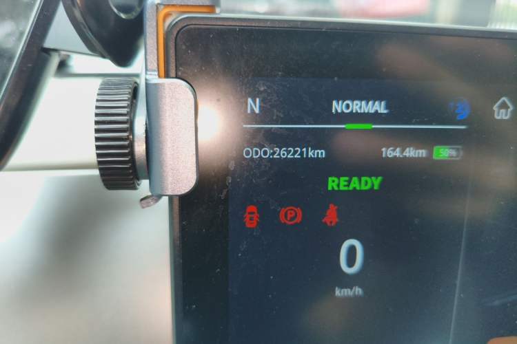 Used JMEV Ezi EV3 2024 Youth Edition 330KM Luxury Model Odometer Close Up