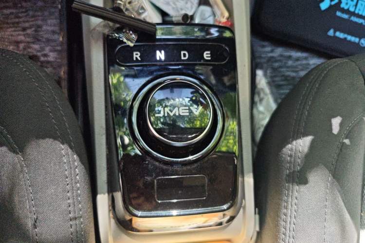 Used JMEV Ezi EV3 2024 Youth Edition 330KM Luxury Model Gear Lever
