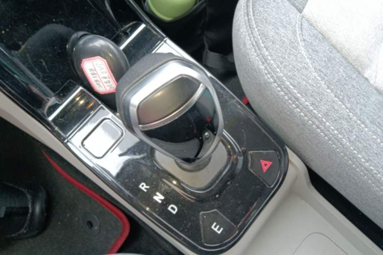 Used JMEV Ezi EV3 2024 Edition Youth Version 330KM Comfort Model Gear Lever