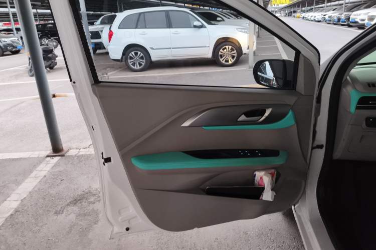 Used JMEV Ezi EV3 2024 Edition Youth Version 330KM Comfort Model Left Front Door Interior