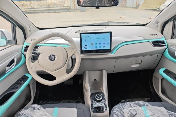 Used JMEV Ezi EV3 2025 Plus 330KM Comfort Version Center Console