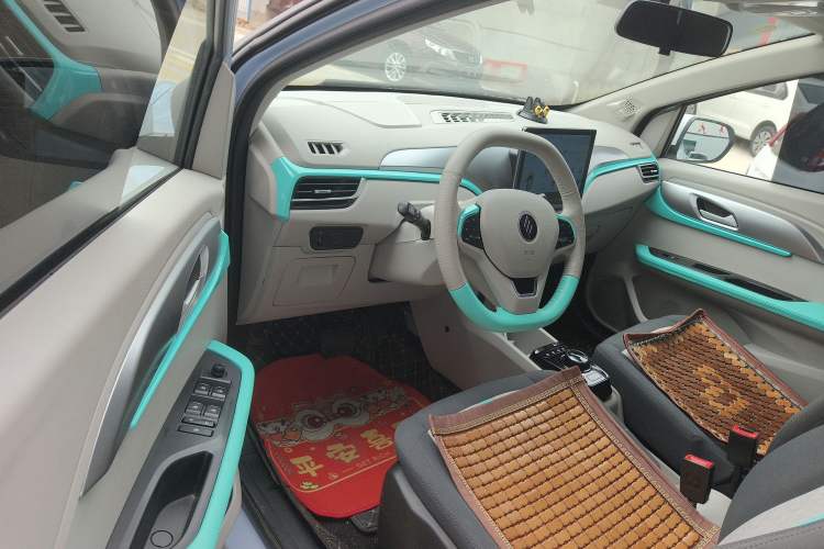 Used JMEV Ezi EV3 2025 Plus 330KM Luxury Version Interior 2