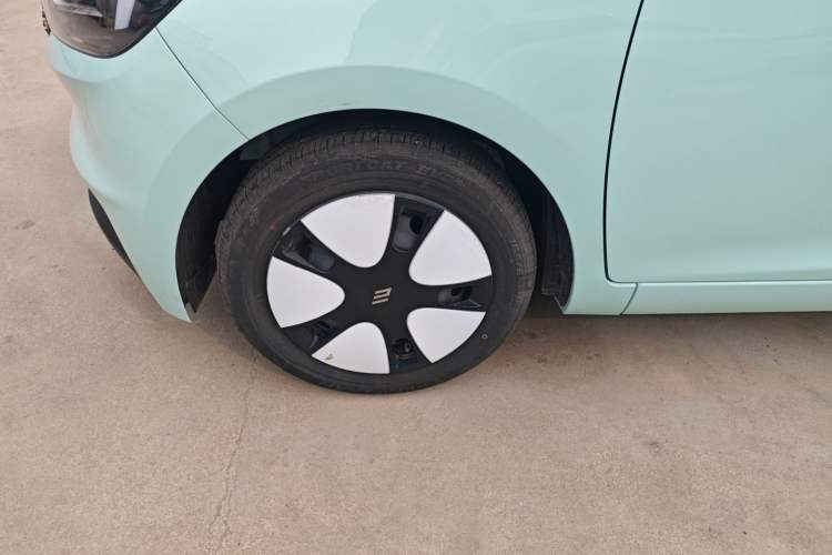 Used JMEV Ezi EV3 2025 Plus 330KM Comfort Version Left Front Wheel Hub