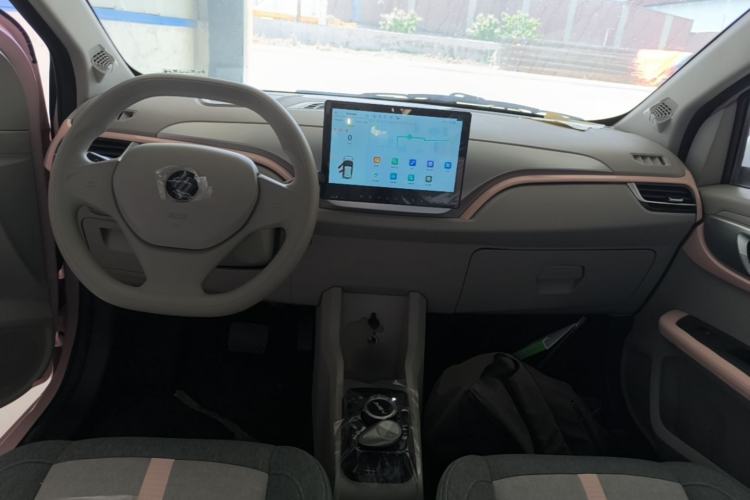 Used JMEV Ezi EV3 2025 Plus 330KM Comfort Version Center Console