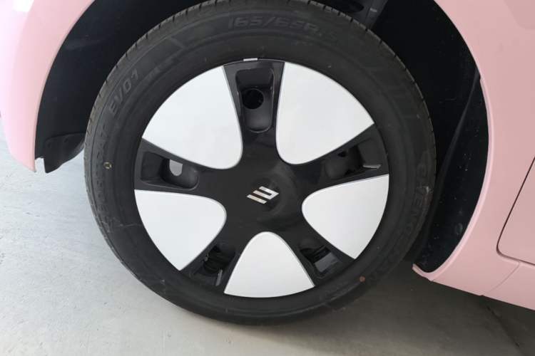 Used JMEV Ezi EV3 2025 Plus 330KM Comfort Version Left Front Wheel Hub