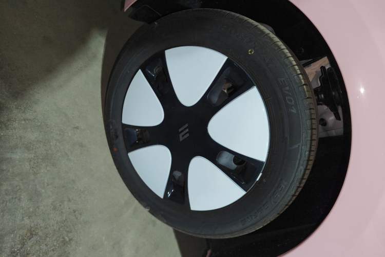 Used JMEV Ezi EV3 2025 Plus 330KM Comfort Version Left Front Wheel Hub