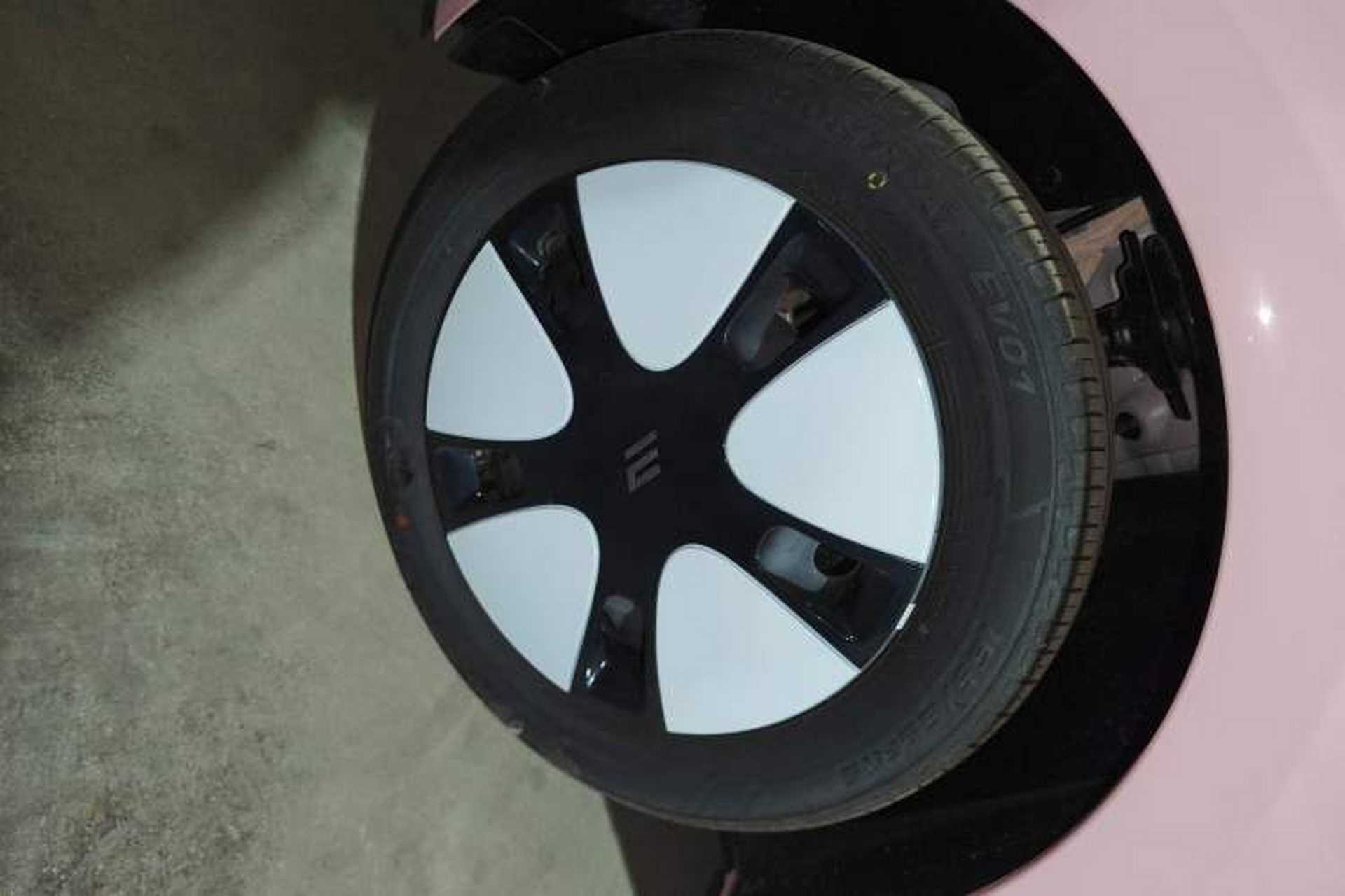 Used JMEV Ezi EV3 2025 Plus 330KM Comfort Version Left Front Wheel Hub