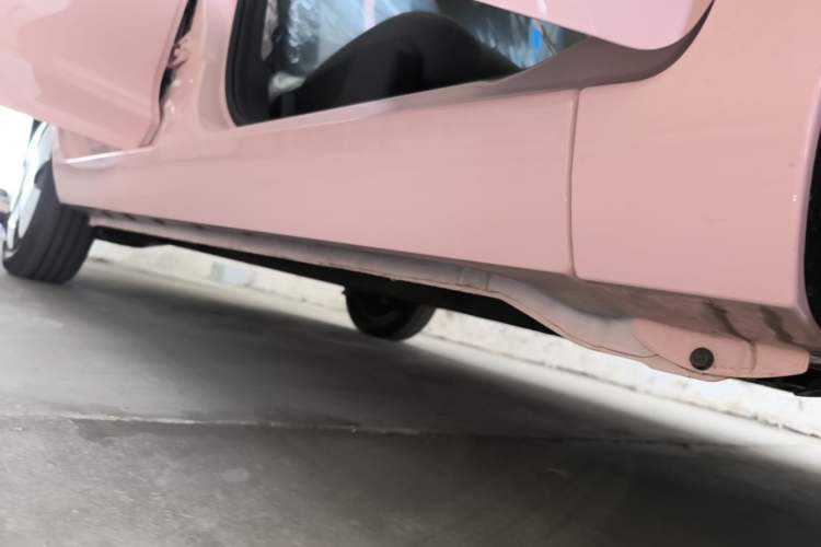 Used JMEV Ezi EV3 2025 Plus 330KM Comfort Version Right Side Sill