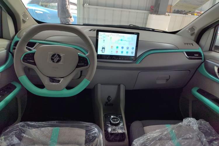 Used JMEV Ezi EV3 2025 Plus 330KM Luxury Version Center Console