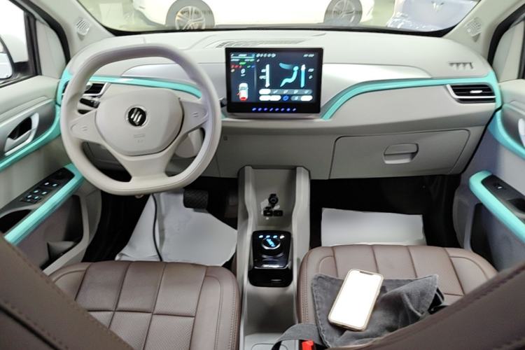 Used JMEV Ezi EV3 2025 Plus 330KM Comfort Version Center Console