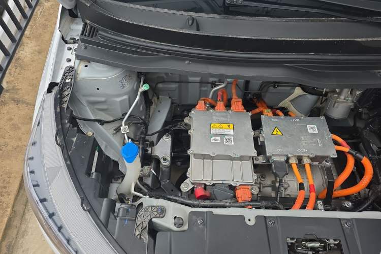 Used JMEV Ezi EV3 2025 Plus 330KM Comfort Version Engine Bay Right