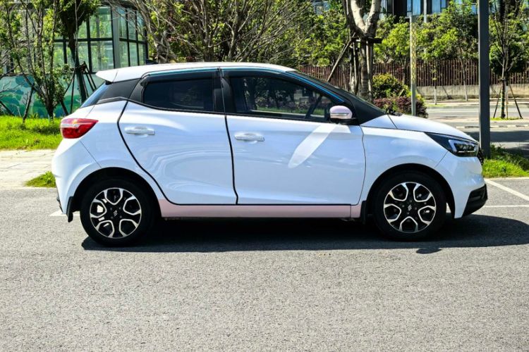 Used JMEV Ezi EV3 2025 Plus 330KM Luxury Version Exterior 3