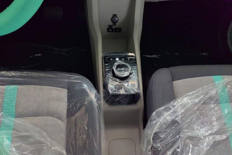 Used JMEV Ezi EV3 2025 Plus 330KM Luxury Version Gear Lever
