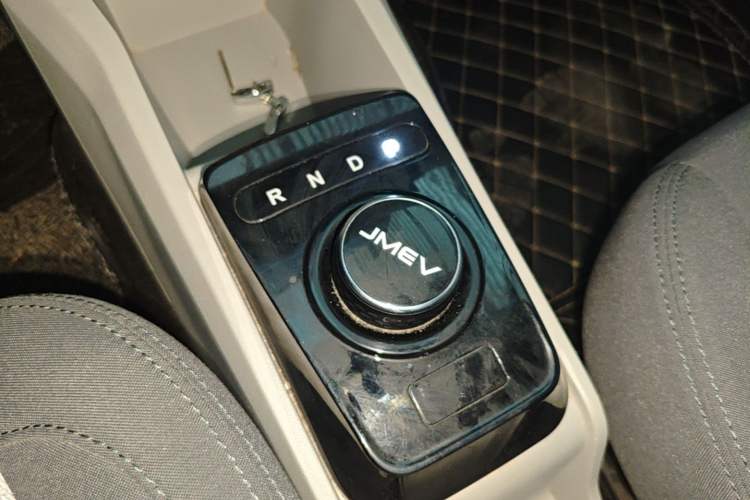 Used JMEV Ezi EV3 2025 Plus 330KM Luxury Version Gear Lever