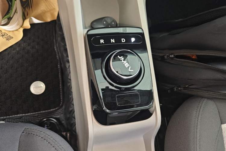 Used JMEV Ezi EV3 2025 Plus 330KM Luxury Version Gear Lever