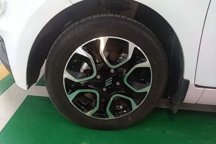 Used JMEV Ezi EV3 2025 Plus 330KM Luxury Version Left Front Wheel Hub