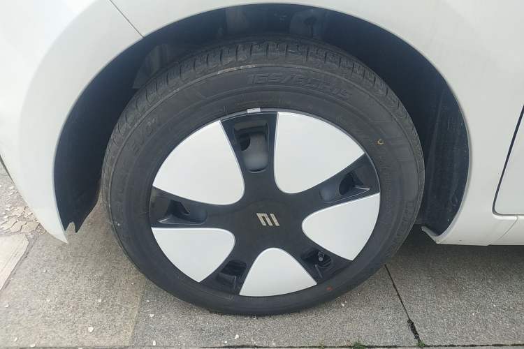 Used JMEV Ezi EV3 2025 Plus 330KM Comfort Version Left Front Wheel Hub
