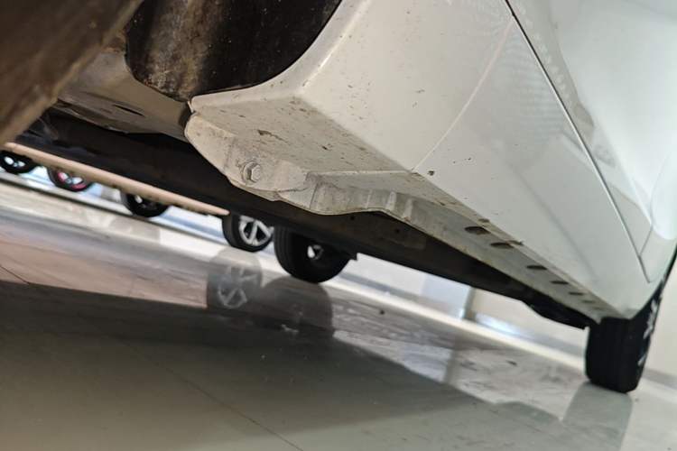 Used JMEV Ezi EV3 2025 Plus 330KM Luxury Version Left Side Sill