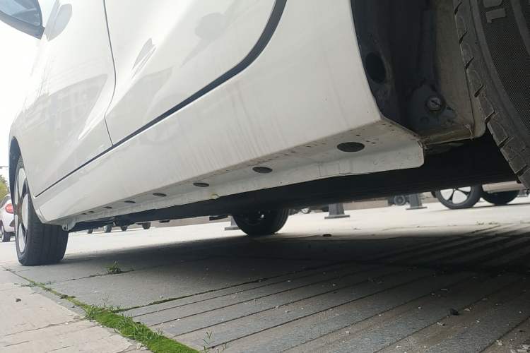 Used JMEV Ezi EV3 2025 Plus 330KM Comfort Version Left Side Sill