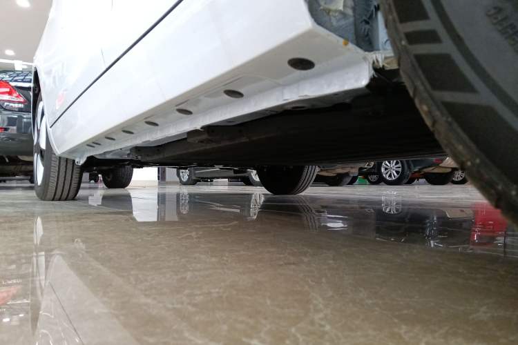 Used JMEV Ezi EV3 2025 Plus 330KM Comfort Version Left Side Sill