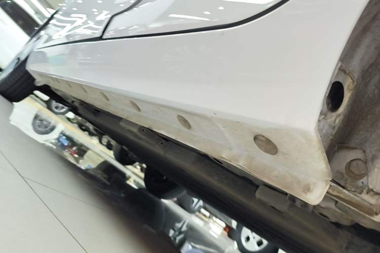 Used JMEV Ezi EV3 2025 Plus 330KM Comfort Version Left Side Sill