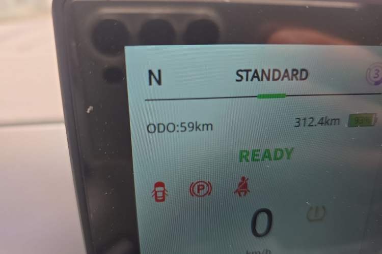 Used JMEV Ezi EV3 2025 Plus 330KM Comfort Version Odometer Close Up