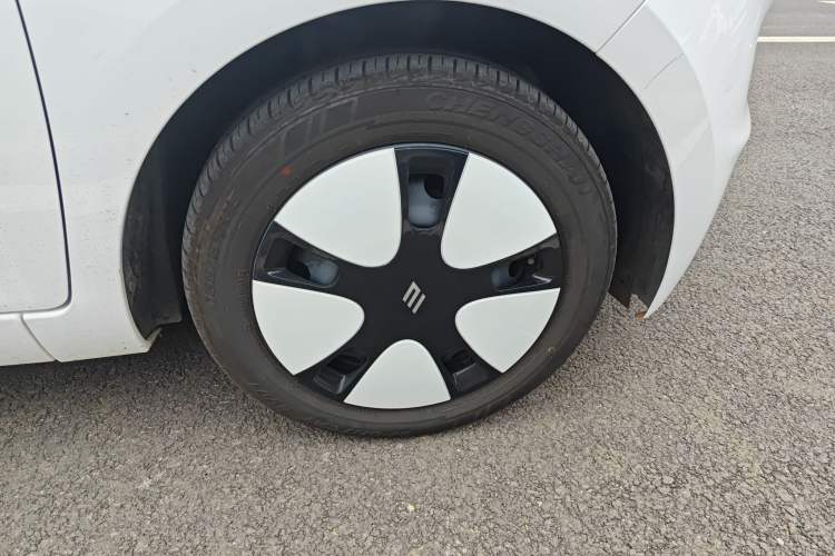 Used JMEV Ezi EV3 2025 Plus 330KM Comfort Version Right Front Wheel Hub