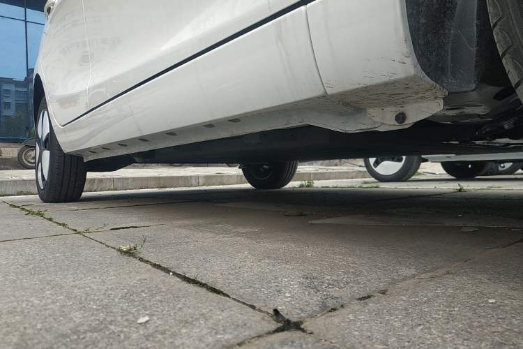 Used JMEV Ezi EV3 2025 Plus 330KM Comfort Version Right Side Sill