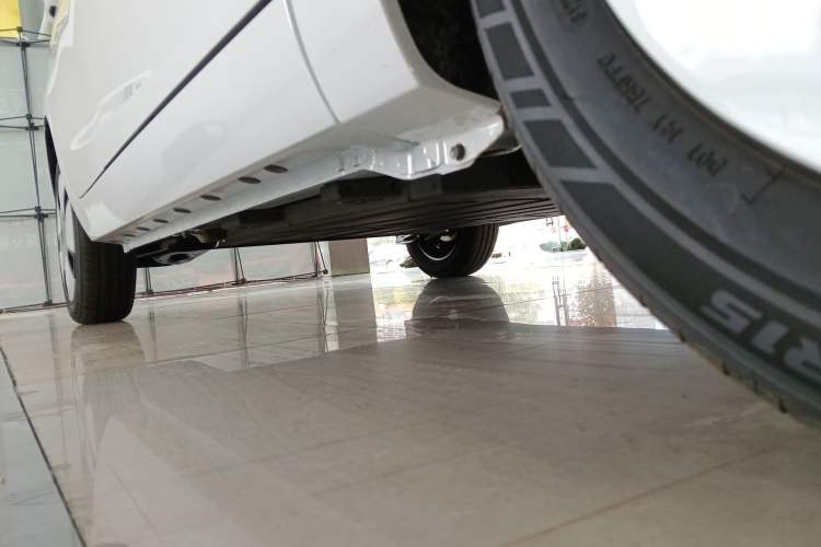 Used JMEV Ezi EV3 2025 Plus 330KM Comfort Version Right Side Sill