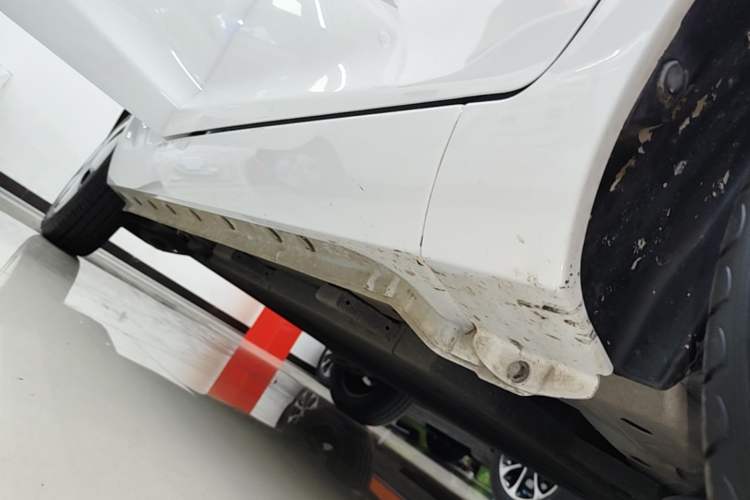 Used JMEV Ezi EV3 2025 Plus 330KM Comfort Version Right Side Sill