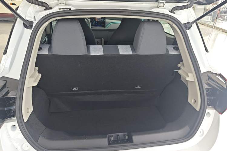 Used JMEV Ezi EV3 2025 Plus 330KM Luxury Version Trunk