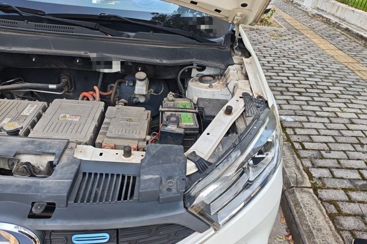 Used JMEV Ezi EX5 2018 Comfort Edition Engine Bay Left
