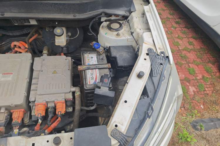 Used JMEV Ezi EX5 2018 Comfort Edition Engine Bay Left