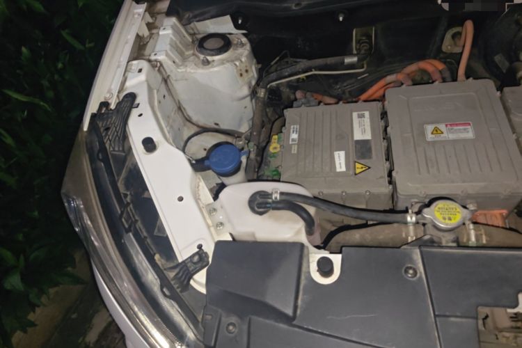 Used JMEV Ezi EX5 2018 Comfort Edition Engine Bay Right