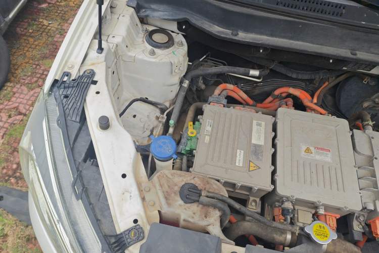 Used JMEV Ezi EX5 2018 Comfort Edition Engine Bay Right