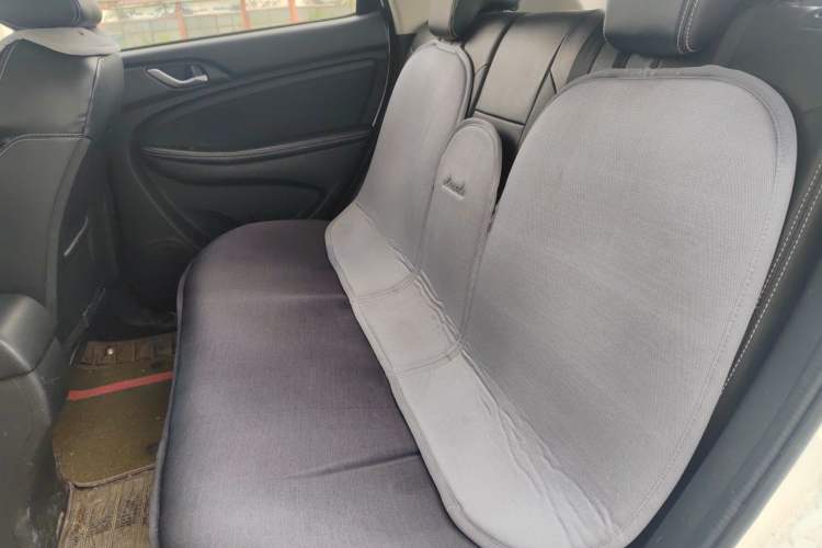 Used JMEV Ezi EX5  Left Rear Seat