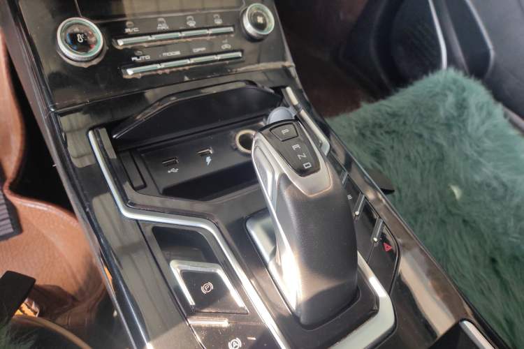 Used JMEV GSE 2021 500 km Shining Luxury Long-Range Version Gear Lever