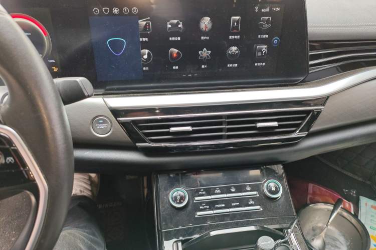 Used JMEV GSE 2021 500km Range Shining Youth—Long-Range Edition Audio And AC Panel
