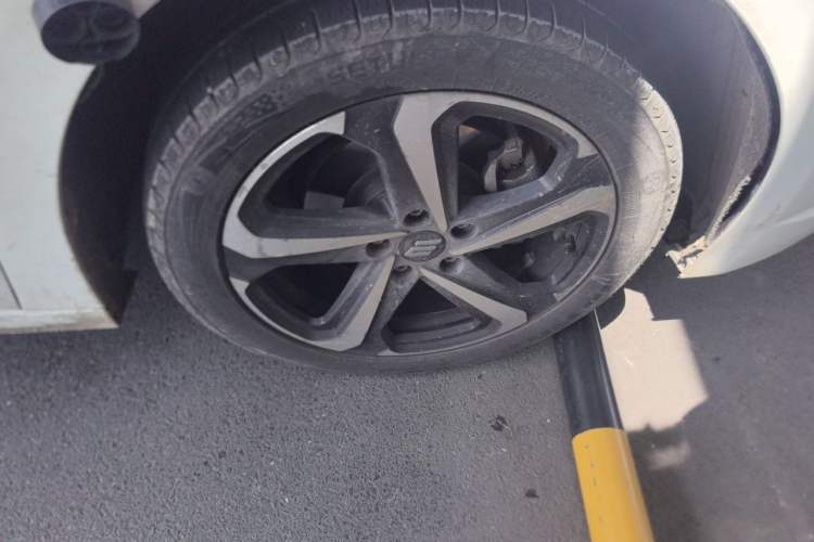 Used JMEV GSE 2021 500km Range Shining Youth—Long-Range Edition Right Front Wheel Hub