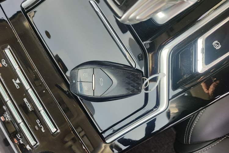 Used JMEV GSE 2022 Standard Range Industry Custom Edition Interior 1