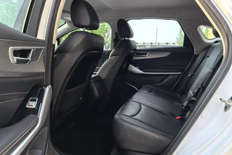 Used JMEV GSE 2022 Standard Range Industry Custom Edition Interior 3