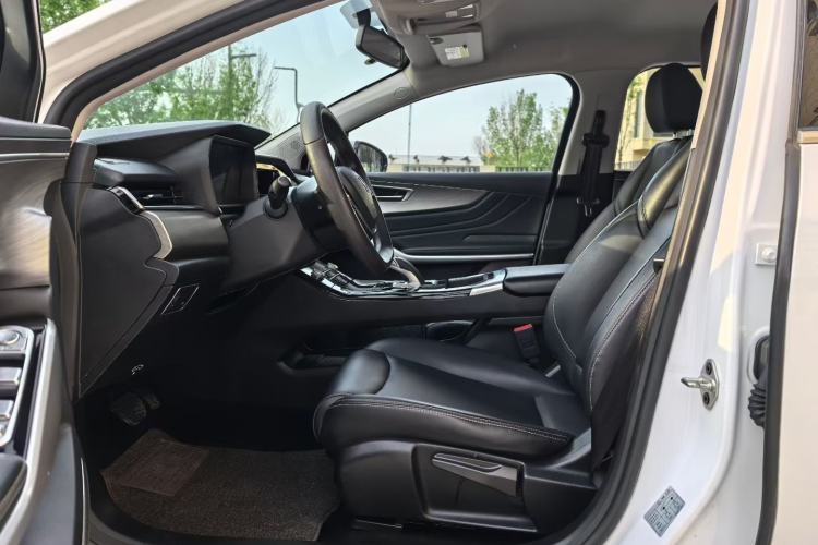 Used JMEV GSE 2022 Standard Range Industry Custom Edition Interior 4