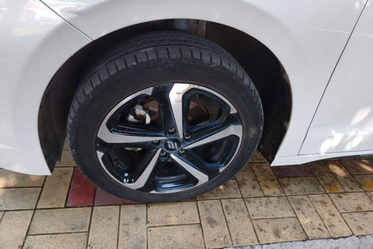 Used JMEV GSE 2022 Long-Range Smart Edition Left Front Wheel Hub