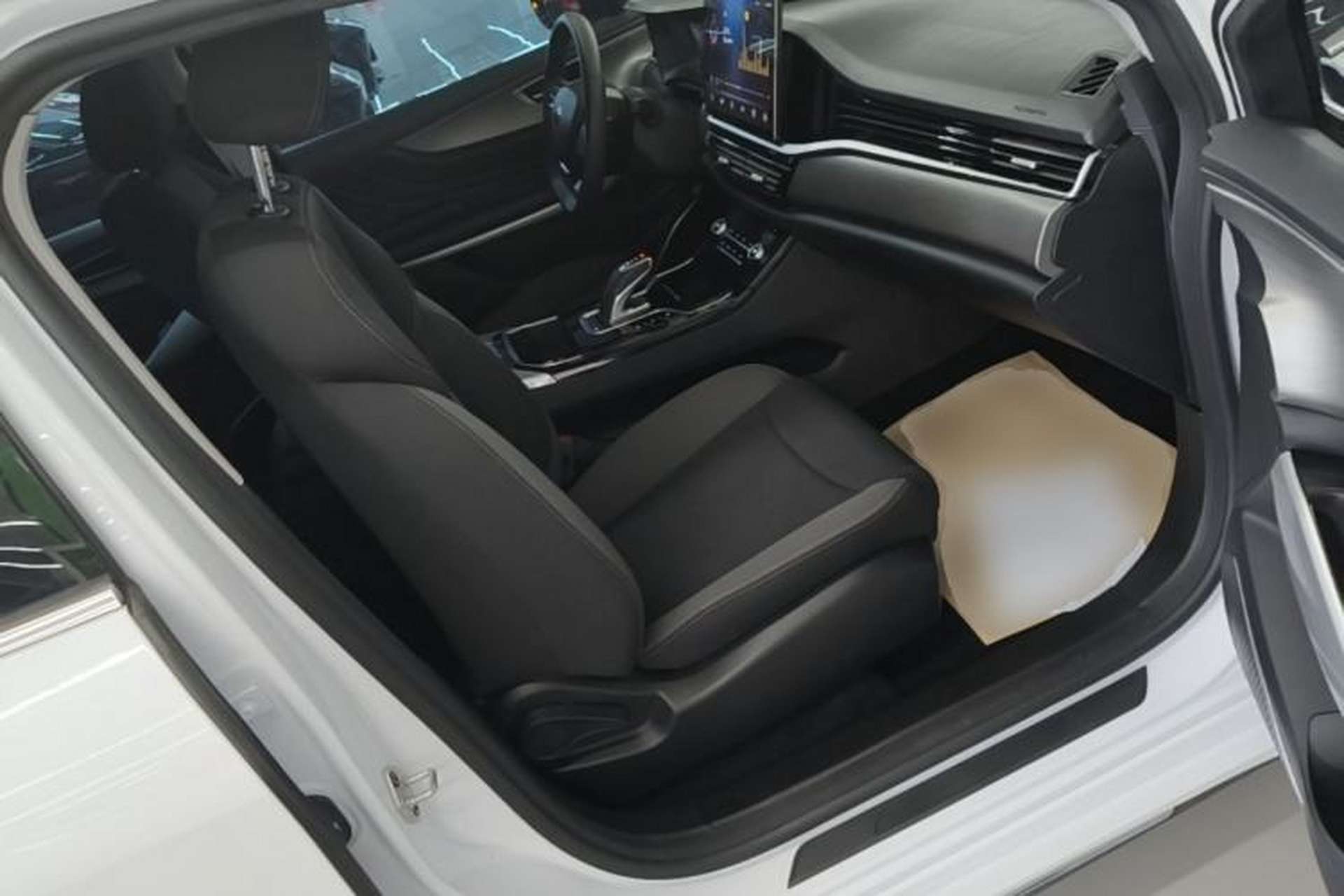 Used JMEV GSE 2022 Revised Version 2 Standard Range Elite Edition Right Front Seat