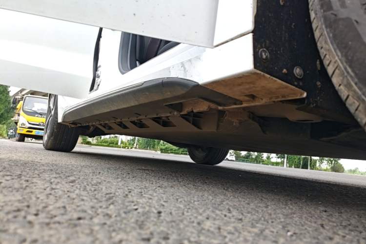 Used JMEV GSE 2022 Revised Version Standard Range Elite Edition Right Side Sill