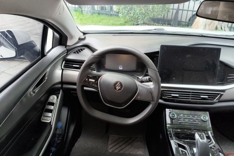 Used JMEV GSE 2022 Revised Version 2 Standard Range Elite Edition Steering Wheel