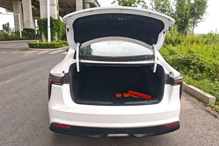 Used JMEV GSE 2022 Revised Version Standard Range Elite Edition Trunk