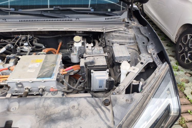 Used JMEV GSE 2023 Dream Edition 52 Luxury Model Engine Bay Left