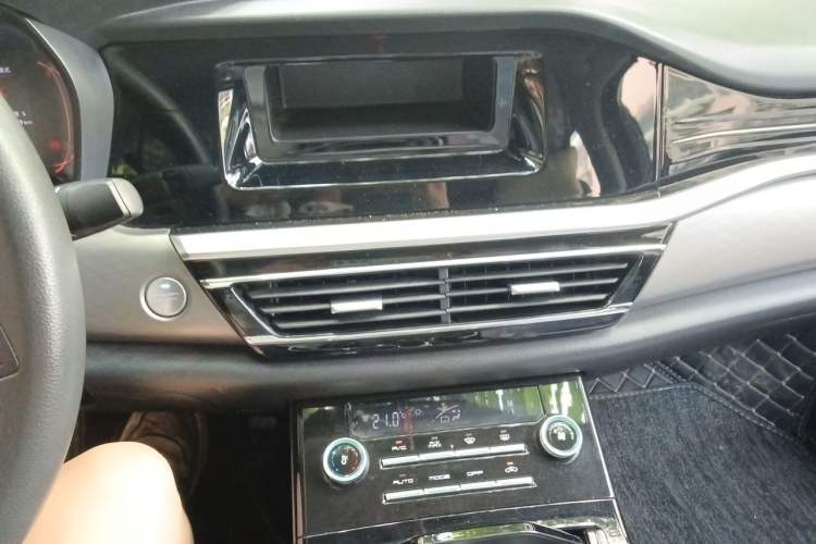 Used JMEV GSE 2023 Standard Range Industry Edition Audio And AC Panel
